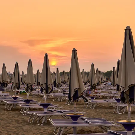 Cozy Seaside Flat In The Centre - Beahost Appartamento Bibione