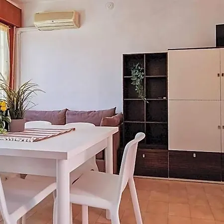 Cozy Seaside Flat In The Centre - Beahost