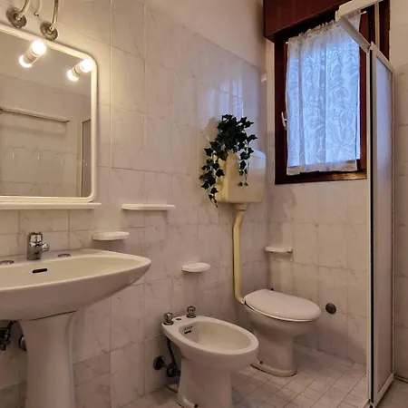 Cozy Seaside Flat In The Centre - Beahost * Бибионе