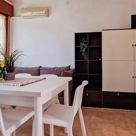 Cozy Seaside Flat In The Centre - Beahost Apartment *