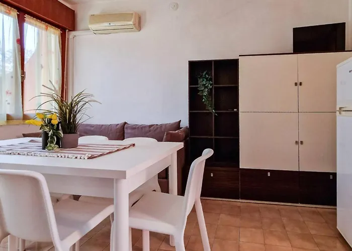 Cozy Seaside Flat In The Centre - Beahost